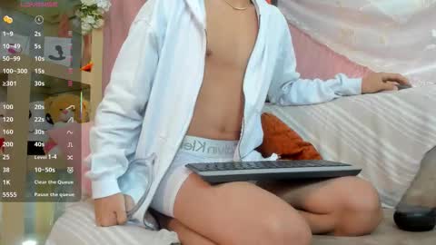 Snapshot of logantwink18 chatting on March 14, 2026, 11:48 am logantwink18 online show from March 14, 2026, 11:48 am