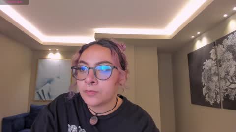 Snapshot of loiseharper chatting on May 10, 2026, 11:10 pm Loise online show from May 10, 2026, 11:10 pm