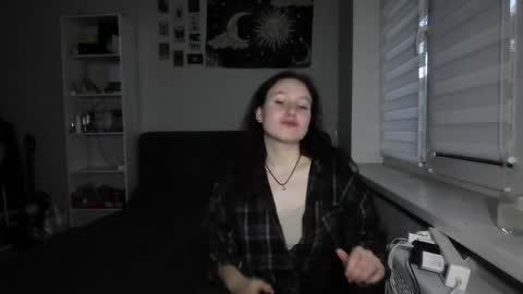 Snapshot of loiselovetto chatting on June 6, 2026, 6:23 pm loiselovetto online show from June 6, 2026, 6:23 pm