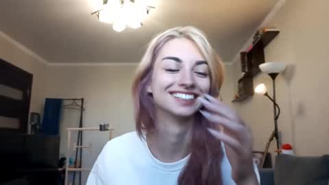 Amelia online show from September 24, 2025, 7:33 am