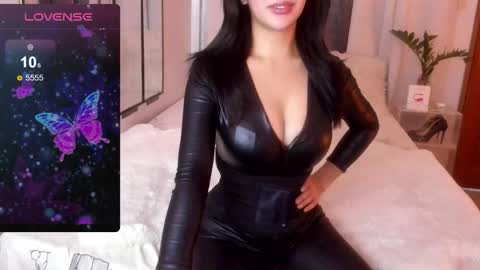 Snapshot of loisewilliams chatting on January 9, 2026, 3:53 am Mistress L online show from January 9, 2026, 3:53 am