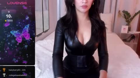 Snapshot of loisewilliams chatting on February 27, 2026, 10:43 pm Mistress L online show from February 27, 2026, 10:43 pm