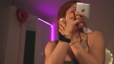 LoisVacation time  online show from October 14, 2025, 7:58 pm