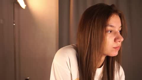 Snapshot of loiskapoi chatting on October 17, 2025, 4:20 pm Elza online show from October 17, 2025, 4:20 pm