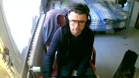 Snapshot of lokoum39 chatting on February 26, 2026, 12:15 pm lokoum39 online show from February 26, 2026, 12:15 pm