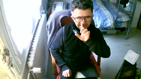 Snapshot of lokoum39 chatting on February 28, 2026, 1:23 pm lokoum39 online show from February 28, 2026, 1:23 pm