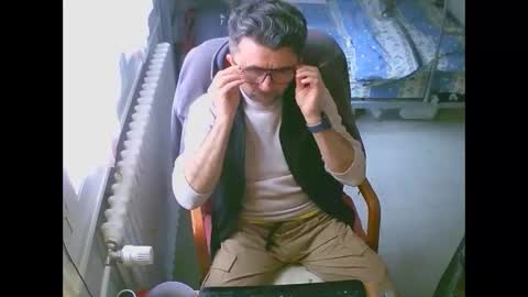 Snapshot of lokoum39 chatting on March 11, 2026, 1:06 pm lokoum39 online show from March 11, 2026, 1:06 pm