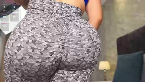 Snapshot of lola__sweet0591 chatting on April 28, 2026, 11:48 am Lola Sweet online show from April 28, 2026, 11:48 am