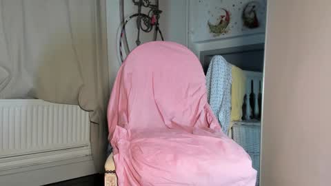 lola_belgium online show from December 7, 2024, 6:59 pm