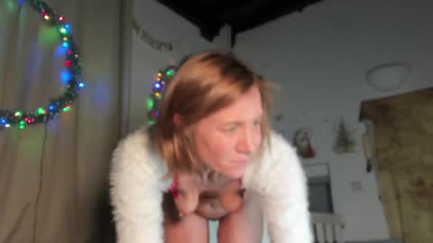 lola_belgium online show from December 11, 2024, 6:09 pm