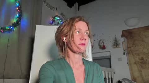 lola_belgium online show from December 24, 2024, 7:22 pm
