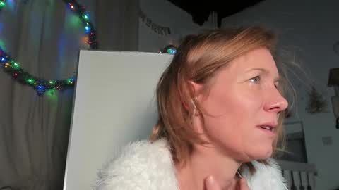 lola_belgium online show from December 25, 2024, 3:28 pm