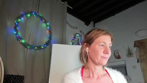 lola_belgium online show from December 27, 2024, 6:53 pm