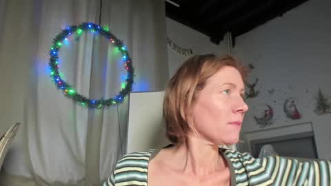 lola_belgium online show from January 7, 2025, 2:30 pm