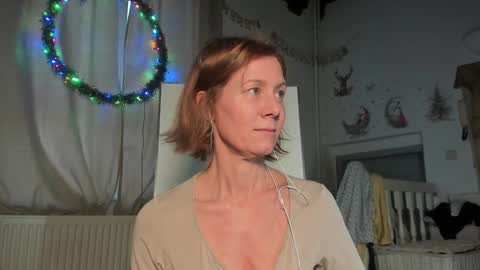 lola_belgium online show from January 9, 2025, 3:23 pm
