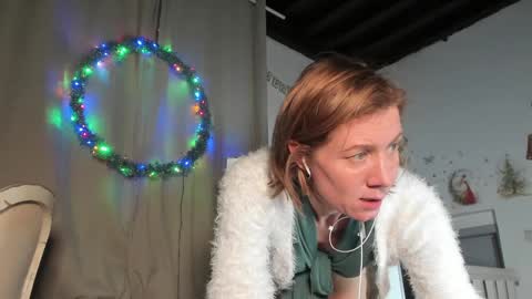 lola_belgium online show from January 13, 2025, 5:02 pm