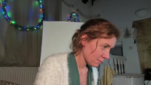 lola_belgium online show from January 15, 2025, 5:26 pm