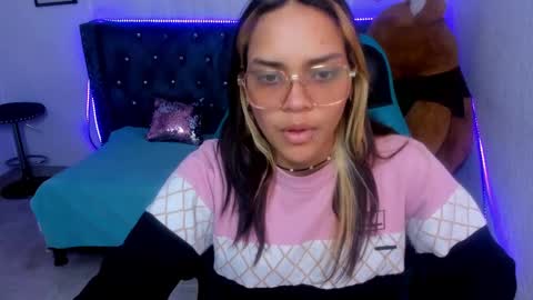 Lola online show from September 17, 2025, 1:13 pm