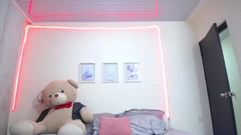 Snapshot of lola_calypso chatting on April 6, 2026, 4:46 am Lola Calypso online show from April 6, 2026, 4:46 am