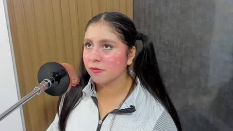 lola online show from September 10, 2025, 12:05 pm