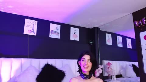 Lola online show from March 5, 2025, 4:46 pm