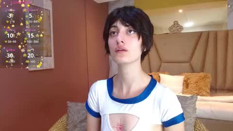 Lola online show from September 30, 2025, 1:38 pm