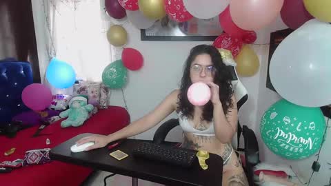 lola_fiery online show from December 4, 2024, 7:45 pm
