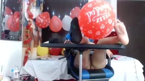 lola_fiery online show from December 10, 2024, 11:51 pm