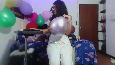 lola_fiery online show from December 19, 2024, 12:45 am