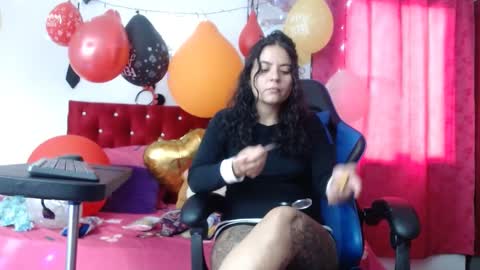 lola_fiery online show from December 28, 2024, 1:38 pm