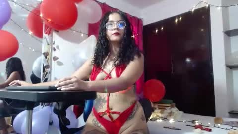 lola_fiery online show from February 6, 2025, 9:28 pm