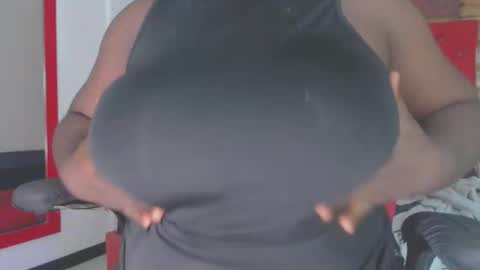 lola_honney online show from April 11, 2026, 11:03 am