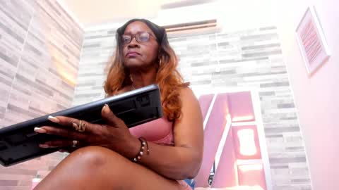 Snapshot of lola_hornei chatting on January 29, 2025, 11:30 am Lola online show from January 29, 2025, 11:30 am