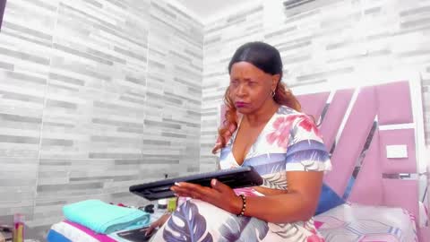 Snapshot of lola_hornei chatting on February 22, 2025, 11:35 am Lola online show from February 22, 2025, 11:35 am