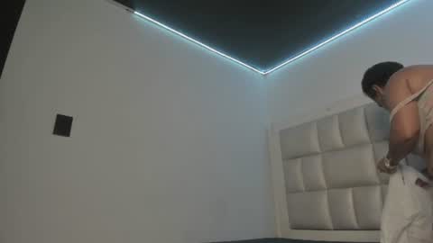 lola_js online show from July 21, 2026, 11:56 am