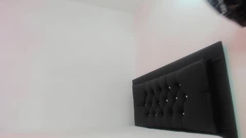 lola_lover20 online show from February 4, 2026, 10:26 pm