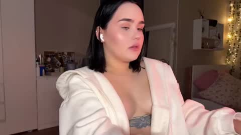 lola_razee online show from July 2, 2026, 11:00 pm