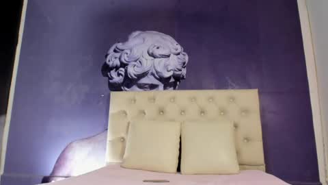 lola red online show from February 5, 2025, 3:09 pm