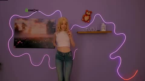 lola_savage_ online show from March 7, 2026, 7:55 pm