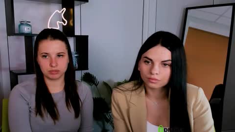 Snapshot of lola_swon chatting on September 24, 2025, 9:23 am Lola online show from September 24, 2025, 9:23 am