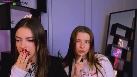 Snapshot of lola_swon chatting on September 29, 2025, 7:19 pm Lola online show from September 29, 2025, 7:19 pm