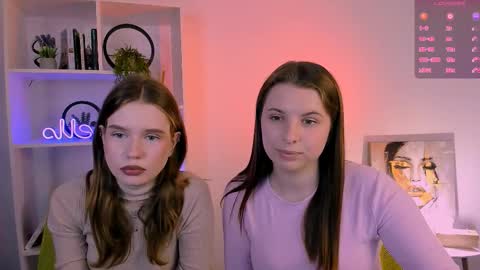 Snapshot of lola_swon chatting on October 4, 2025, 7:01 pm Lola online show from October 4, 2025, 7:01 pm