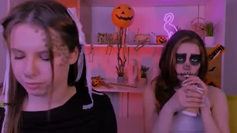 Snapshot of lola_swon chatting on October 31, 2025, 8:54 pm Lola online show from October 31, 2025, 8:54 pm