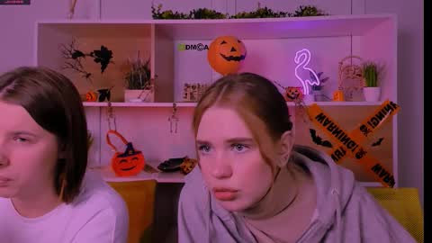 Snapshot of lola_swon chatting on November 1, 2025, 8:11 pm Lola online show from November 1, 2025, 8:11 pm