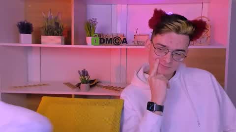 Snapshot of lola_swon chatting on November 3, 2025, 7:04 pm Lola online show from November 3, 2025, 7:04 pm