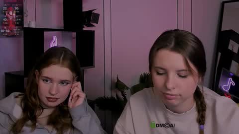 Snapshot of lola_swon chatting on November 4, 2025, 7:13 pm Lola online show from November 4, 2025, 7:13 pm