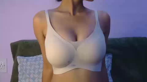 lolaa online show from March 11, 2026, 7:58 am