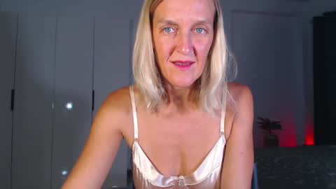 Snapshot of lolaaelita chatting on April 20, 2026, 1:47 pm Lola online show from April 20, 2026, 1:47 pm