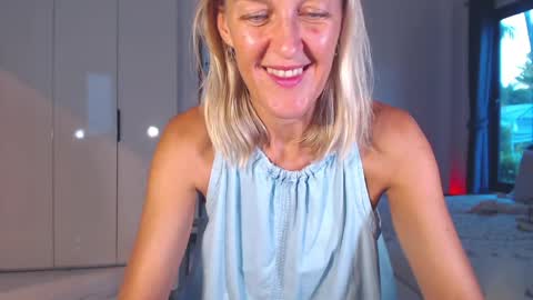 Snapshot of lolaaelita chatting on April 23, 2026, 10:58 am Lola online show from April 23, 2026, 10:58 am