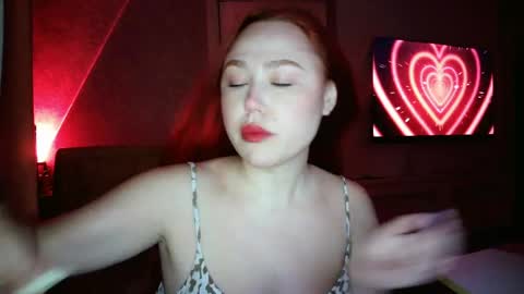 Snapshot of lolaamint_ chatting on May 10, 2026, 3:06 pm LolaaMint online show from May 10, 2026, 3:06 pm